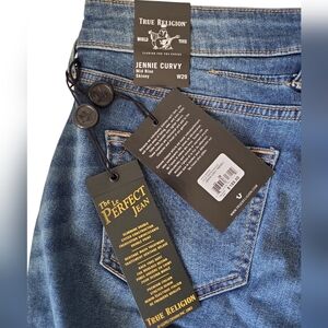 NEW True Religion Women's Distressed Curvy Skinny  Jeans